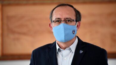 A do ta japë dorëheqjen? Kryeministri Hoti sqaron: Ka dy opsione… A do ta japë dorëheqjen? Kryeministri Hoti sqaron: Ka dy opsione…