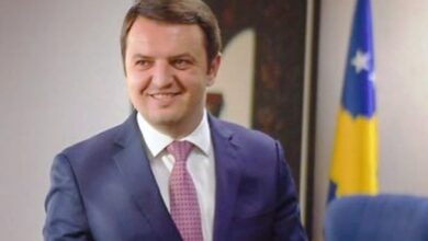 Shtyrja me 2 ditë e takimit në Uashington, ministri i Drejtësisë së Kosovës: Lëvizjet kanë të bëjnë me axhendën e Shtëpisë së Bardhë Shtyrja me 2 ditë e takimit në Uashington, ministri i Drejtësisë së Kosovës: Lëvizjet kanë të bëjnë me axhendën e Shtëpisë së Bardhë