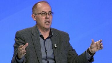 Profesori kosovar del kundër atyre që thonë ‘do na vendosin çipa’: Kujt i duhet me ditë çfarë bëni, kush jeni ju… Profesori kosovar del kundër atyre që thonë ‘do na vendosin çipa’: Kujt i duhet me ditë çfarë bëni, kush jeni ju…