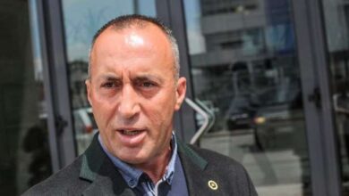 “Kosovës i duhet një president me dije e kulturë të gjerë, jo-gënjeshtar dhe i papërfolur në afera korruptive” “Kosovës i duhet një president me dije e kulturë të gjerë, jo-gënjeshtar dhe i papërfolur në afera korruptive”