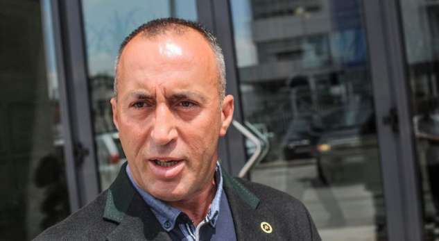 “Kosovës i duhet një president me dije e kulturë të gjerë, jo-gënjeshtar dhe i papërfolur në afera korruptive” “Kosovës i duhet një president me dije e kulturë të gjerë, jo-gënjeshtar dhe i papërfolur në afera korruptive”