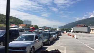Qytetarët e Kosovës drejt bregdetit shqiptar, mbi 8 mijë makina kalojnë doganën e Morinës Qytetarët e Kosovës drejt bregdetit shqiptar, mbi 8 mijë makina kalojnë doganën e Morinës