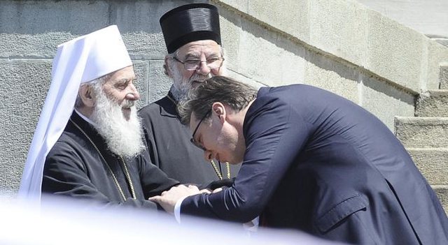 Vuçiç reagon pas bllokimit të rrugës, Beogradi bën gati një paketë të re për kishat serbe në Kosovë Vuçiç reagon pas bllokimit të rrugës, Beogradi bën gati një paketë të re për kishat serbe në Kosovë