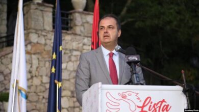 Nimanbegu: Vështirë se partitë shqiptare do të jenë në Qeverinë e Malit të Zi Nimanbegu: Vështirë se partitë shqiptare do të jenë në Qeverinë e Malit të Zi