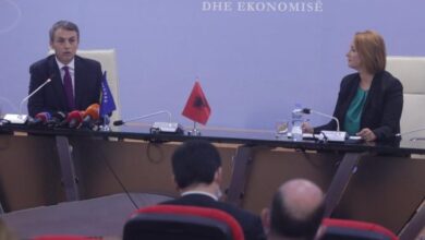 Denaj pret homologun kosovar: 87 mijë të papunë në Maj-Qershor! Reçiça: Të unifikohet tregu i punës Denaj pret homologun kosovar: 87 mijë të papunë në Maj-Qershor! Reçiça: Të unifikohet tregu i punës