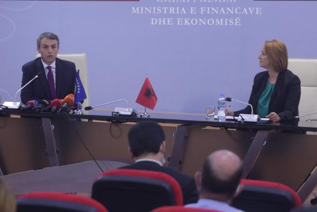 Denaj pret homologun kosovar: 87 mijë të papunë në Maj-Qershor! Reçiça: Të unifikohet tregu i punës Denaj pret homologun kosovar: 87 mijë të papunë në Maj-Qershor! Reçiça: Të unifikohet tregu i punës