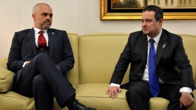 Beogradi zyrtar sulmon Ramën për Malin e Zi: Riaktivizoi katërkëndëshin e Shqipërisë së Madhe Beogradi zyrtar sulmon Ramën për Malin e Zi: Riaktivizoi katërkëndëshin e Shqipërisë së Madhe