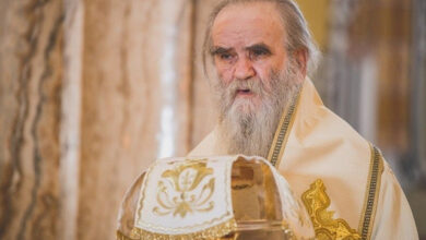 Pas fitores së opozitës, Amfilohije rindërton simbolet e Serbisë në Mal të Zi Pas fitores së opozitës, Amfilohije rindërton simbolet e Serbisë në Mal të Zi