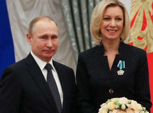 U tall me Vuçiç, zëdhënësja e ministrisë detyron Putinin t’i kërkojë falje Serbisë U tall me Vuçiç, zëdhënësja e ministrisë detyron Putinin t’i kërkojë falje Serbisë