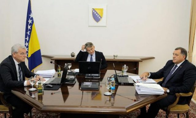 Plasin debatet/ Bosnja dështon të njohë Kosovën: Kreu i Republika Srbska vendos veton dhe për “Jeruzalemin” Plasin debatet/ Bosnja dështon të njohë Kosovën: Kreu i Republika Srbska vendos veton dhe për “Jeruzalemin”