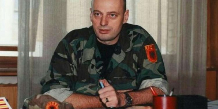 Haga “nuk i ndahet” Kosovës, edhe ish-kryeministri Agim Çeku kërkohet si i dyshuar Haga “nuk i ndahet” Kosovës, edhe ish-kryeministri Agim Çeku kërkohet si i dyshuar