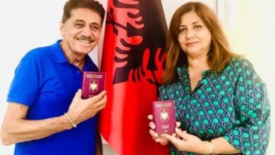 Sabri Fejzullahu dhe bashkëshortja bëhen shtetas shqiptarë dhe shtrëngojnë pasaportën: Sot nuk jam më shumë shqiptar se… Sabri Fejzullahu dhe bashkëshortja bëhen shtetas shqiptarë dhe shtrëngojnë pasaportën: Sot nuk jam më shumë shqiptar se…