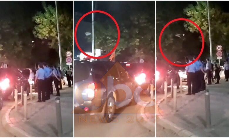 Thirrje dhe shishe kundër zyrtarëve të EULEX-it! Mbështetësit e UÇK kundër arrestimeve dhe bastisjes Thirrje dhe shishe kundër zyrtarëve të EULEX-it! Mbështetësit e UÇK kundër arrestimeve dhe bastisjes