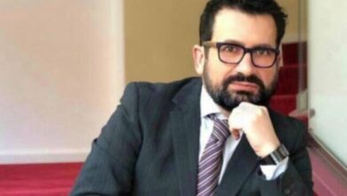 Spahiu: Adem Jasharin e arrestoi dhe e burgosi shteti amë më 1995! S’më intereson bukuria e statujave tani Spahiu: Adem Jasharin e arrestoi dhe e burgosi shteti amë më 1995! S’më intereson bukuria e statujave tani