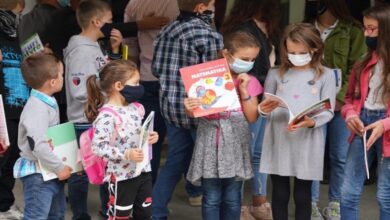 Shahini: Këshilli Kombëtar Shqiptar në Serbi ka nisur shpërndarjen e librave shqip falas për 4 mijë nxënës Shahini: Këshilli Kombëtar Shqiptar në Serbi ka nisur shpërndarjen e librave shqip falas për 4 mijë nxënës
