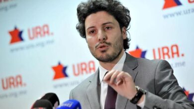 Abazoviç pas rrëzimit: Krimi i organizuar vazhdon të përdorë tentakulat në politikë Abazoviç pas rrëzimit: Krimi i organizuar vazhdon të përdorë tentakulat në politikë
