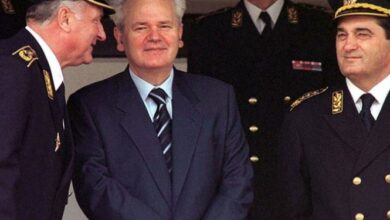 Vdes krimineli serb/ Gjenerali Ojdaniç organizoi vrasjet e shqiptarëve në Kosovë Vdes krimineli serb/ Gjenerali Ojdaniç organizoi vrasjet e shqiptarëve në Kosovë