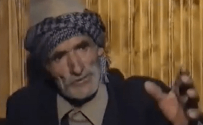 Rrëfimi i dhimbshëm i plakut shqiptar, ja se si e detyronin çetnikët serb të flasë me thi kë në fyt (VIDEO)