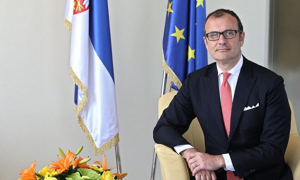 Kreu i delegacionit të BE’së në Beograd paralajmëron një raund të vështirë të bisedimeve Kosovë-Serbi Kreu i delegacionit të BE’së në Beograd paralajmëron një raund të vështirë të bisedimeve Kosovë-Serbi