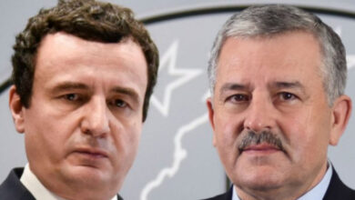 Sherr brenda VV, Veliu i kundërpërgjigjet Kurtit: Mashtrues tipik, filloje njëherë luftën me kriminelët e Partisë që ke në Prishtinë Sherr brenda VV, Veliu i kundërpërgjigjet Kurtit: Mashtrues tipik, filloje njëherë luftën me kriminelët e Partisë që ke në Prishtinë