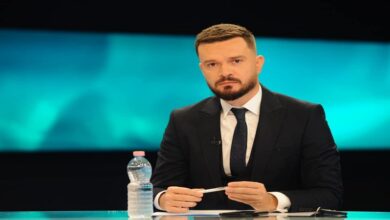Curri: Shqiptari i Kosovës le të ketë vrarë 100 veta, e meriton nënshtetësinë, i huaji jo Curri: Shqiptari i Kosovës le të ketë vrarë 100 veta, e meriton nënshtetësinë, i huaji jo