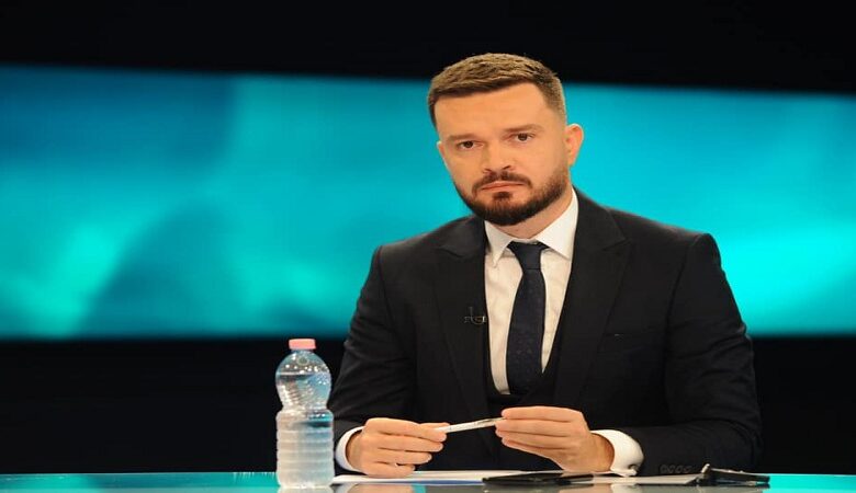 Curri: Shqiptari i Kosovës le të ketë vrarë 100 veta, e meriton nënshtetësinë, i huaji jo Curri: Shqiptari i Kosovës le të ketë vrarë 100 veta, e meriton nënshtetësinë, i huaji jo