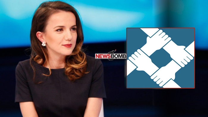 E kanë dëbuar nga “Nisma Thurje”? Rudina Hajdari flet hapur: Berisha, Rama dhe Meta bëjnë pazare natën! E kanë dëbuar nga “Nisma Thurje”? Rudina Hajdari flet hapur: Berisha, Rama dhe Meta bëjnë pazare natën!