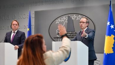 Liberalizimi i vizave me BE, Kosova nuk merr përgjigje nga Varhelyi: Po punojmë të bindim shtetet Liberalizimi i vizave me BE, Kosova nuk merr përgjigje nga Varhelyi: Po punojmë të bindim shtetet