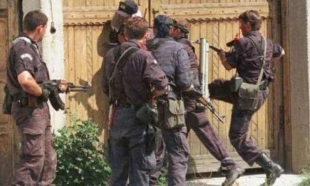 Rrëfimi tmerrues/ Si u vranë në gjumë anëtarët e familjes Morina më 1999, shumë prej viktimave fëmijë Rrëfimi tmerrues/ Si u vranë në gjumë anëtarët e familjes Morina më 1999, shumë prej viktimave fëmijë