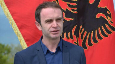 E FUNDIT/ Arrestohet kryetari shqiptar i Komunës së Tuzit, po udhëtonte me makinë me fëmijët! Përplaset me efektivët e policisë