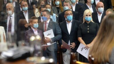 Qeveria serbe betohet në Parlament: “Do ta ruajmë Kosovën deri në vdekje” Qeveria serbe betohet në Parlament: “Do ta ruajmë Kosovën deri në vdekje”