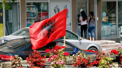 Shqiptarët e Luginës kërkojnë të drejta të barabarta me serbët në Kosovë Shqiptarët e Luginës kërkojnë të drejta të barabarta me serbët në Kosovë