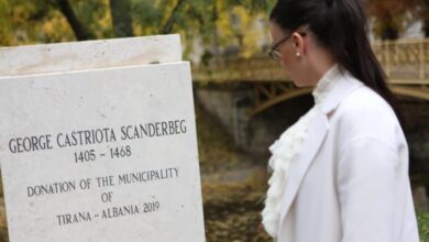 Haradinaj-Stublla: Në pritje të vendosjes së statujës së Skënderbeut në Budapest Haradinaj-Stublla: Në pritje të vendosjes së statujës së Skënderbeut në Budapest