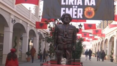Prizreni nikoqir i heronjve, zbulohet edhe shtatorja e Adem Jasharit për 28 Nëntor Prizreni nikoqir i heronjve, zbulohet edhe shtatorja e Adem Jasharit për 28 Nëntor