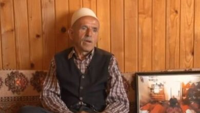 FOTO/ Rrëfimi i babait të katër djemve që ia vranë forcat serbe: Na i rrahën gratë e fëmijët, m’u shterën lotët nga dhimbja FOTO/ Rrëfimi i babait të katër djemve që ia vranë forcat serbe: Na i rrahën gratë e fëmijët, m’u shterën lotët nga dhimbja