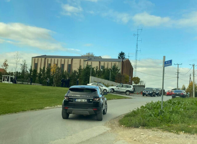 EULEX ‘pushton’ shtëpinë e Thaçit e Veselit, kryen kontrolle në banesat e ish-presidentit e ish-kryeparlamentarit EULEX ‘pushton’ shtëpinë e Thaçit e Veselit, kryen kontrolle në banesat e ish-presidentit e ish-kryeparlamentarit