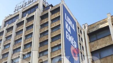 Një ditë pas arrestimeve, Prishtina mbushet me parulla pro UÇK-së (VIDEO) Një ditë pas arrestimeve, Prishtina mbushet me parulla pro UÇK-së (VIDEO)
