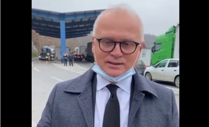 Pas Vuçiçit, Kosova i ndalon hyrjen nënkryetarit të Beogradit: Ishin dy fouristrada policie, më thanë jam kërcënim për vendin… (VIDEO) Pas Vuçiçit, Kosova i ndalon hyrjen nënkryetarit të Beogradit: Ishin dy fouristrada policie, më thanë jam kërcënim për vendin… (VIDEO)