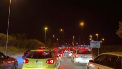 Çfarë po ndodh? Radhë kilometrike në kufirin Shqipëri-Kosovë Çfarë po ndodh? Radhë kilometrike në kufirin Shqipëri-Kosovë