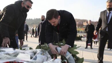 Cakaj: 28 Nëntor, Prekaz, Drenicë, Zemra e Shqiptarisë Cakaj: 28 Nëntor, Prekaz, Drenicë, Zemra e Shqiptarisë