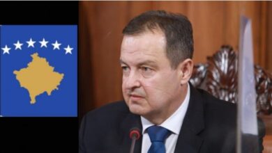 Nuk ndalet Daçiq, thotë se është i lumtur që Kamberi vendosi flamurin kuq e zi, e jo të Kosovës Nuk ndalet Daçiq, thotë se është i lumtur që Kamberi vendosi flamurin kuq e zi, e jo të Kosovës