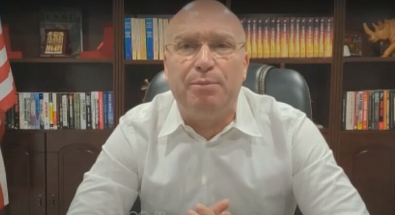 Demiraj: Serbia po armatoset, Kosova duhet t’i rrisë kapacitetet e mbrojtjes ushtarake