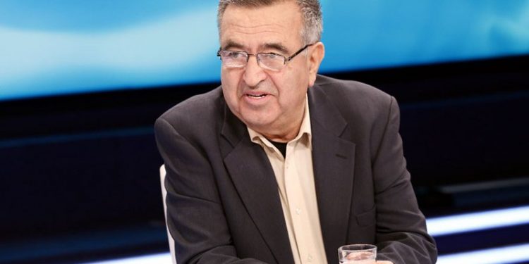 Akuzat ndaj ish-drejtuesve të UÇK/ Klosit: Ndërkombëtarët po e godasin Kosovën Akuzat ndaj ish-drejtuesve të UÇK/ Klosit: Ndërkombëtarët po e godasin Kosovën