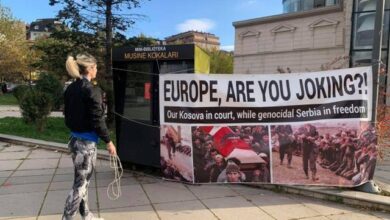 “Evropë, a po talleni?”/ Studentja rikujton krimet serbe në Kosovë, mbron ish-luftëtarët e UÇK-së “Evropë, a po talleni?”/ Studentja rikujton krimet serbe në Kosovë, mbron ish-luftëtarët e UÇK-së