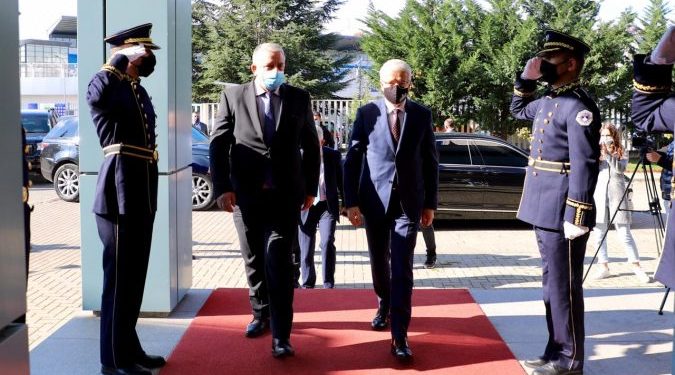 Lleshaj sqaron takimin me ministrin e Punëve të Brendshme të Kosovës: Ramë dakord për këto gjëra Lleshaj sqaron takimin me ministrin e Punëve të Brendshme të Kosovës: Ramë dakord për këto gjëra