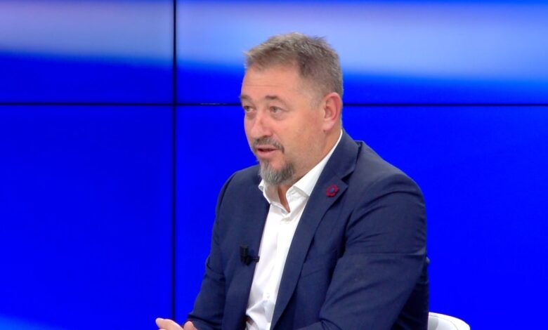 UÇK në Hagë, Lushtaku: Kolegët e mi janë të pafajshëm, do kthehen më të fuqishëm se kurrë UÇK në Hagë, Lushtaku: Kolegët e mi janë të pafajshëm, do kthehen më të fuqishëm se kurrë