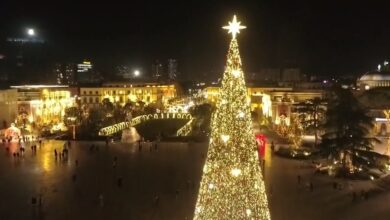 Viti i Ri/ 8 traditat e veçanta që i bëjnë shqiptarët të dallojnë nga të tjerët Viti i Ri/ 8 traditat e veçanta që i bëjnë shqiptarët të dallojnë nga të tjerët
