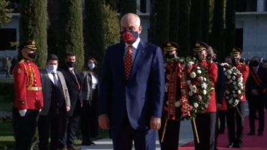 Dita e Pavarësisë/ Rama nga Vlora: Gëzuar për Hashim Thaçin dhe luftëtarët e tjerë të UÇK Dita e Pavarësisë/ Rama nga Vlora: Gëzuar për Hashim Thaçin dhe luftëtarët e tjerë të UÇK