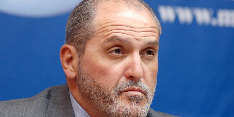 Veton Surroi: Rreziku i sulmeve terroriste serbe ndaj Kosovës ende nuk ka kaluar Veton Surroi: Rreziku i sulmeve terroriste serbe ndaj Kosovës ende nuk ka kaluar