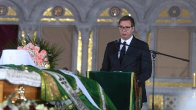 Vuçiç provokon në ceremoninë e Irinejt: Më tha, po s’e more dot, të paktën mos e njih Kosovën! Vuçiç provokon në ceremoninë e Irinejt: Më tha, po s’e more dot, të paktën mos e njih Kosovën!